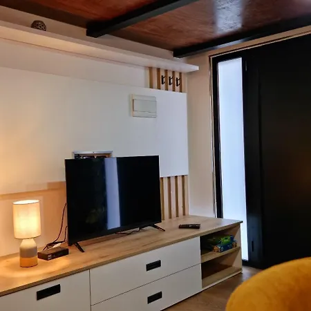 The Unique Loft In Durres, Walk To Appartamento